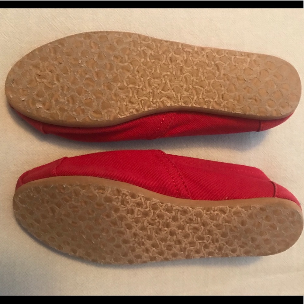 Red TOMS - Picture 2 of 5
